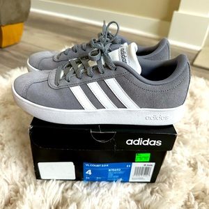 Adidas court shoes - youth 4